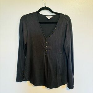 Market and Spruce black long-sleeved shirt from Market & Spruce with a V-necklin